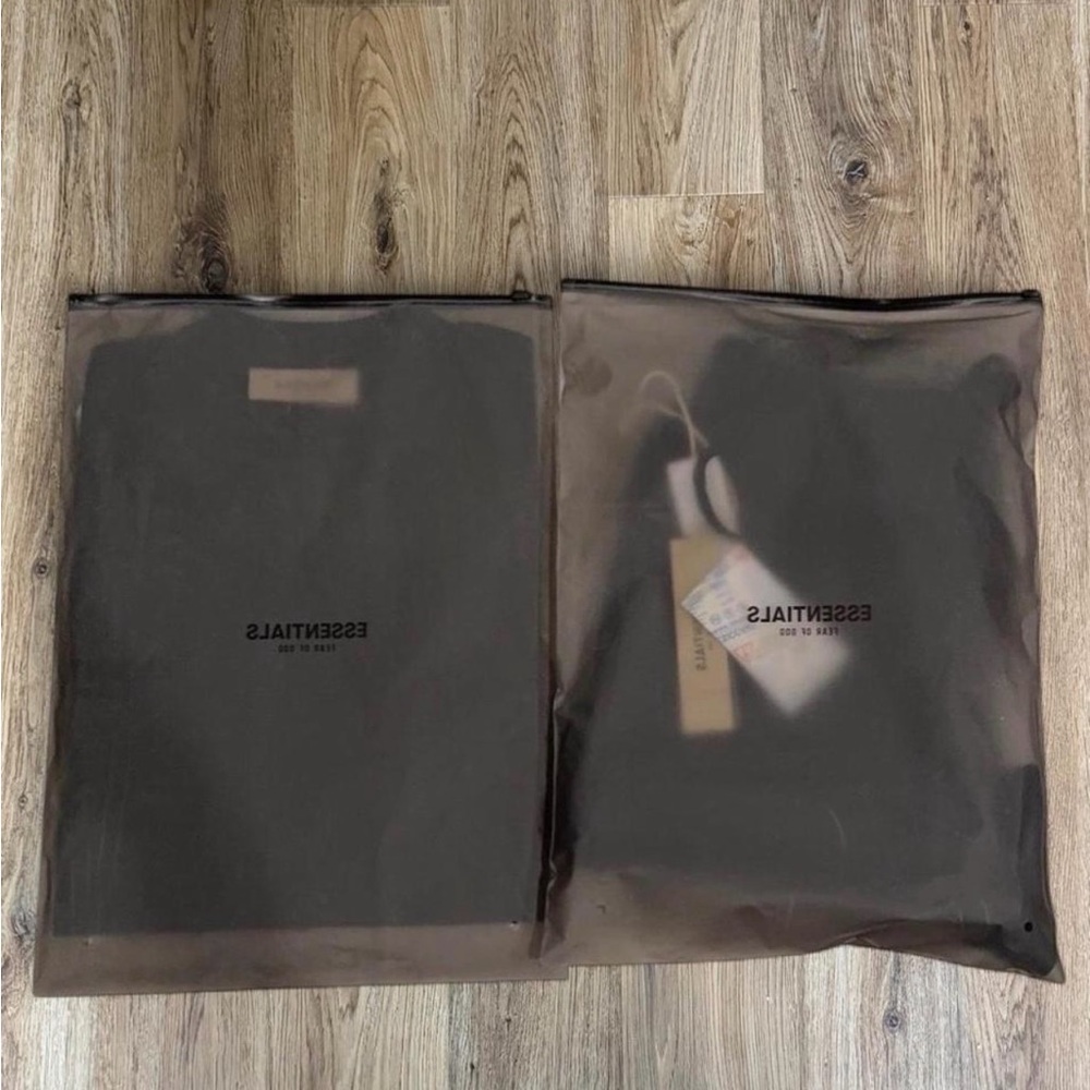 Fear of God Essentials Black and Tee Set - Picture 3 of 7
